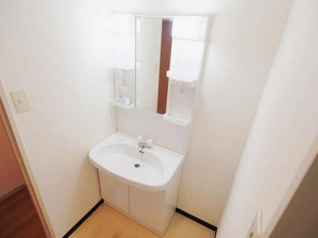 溝手ビルの洗面所