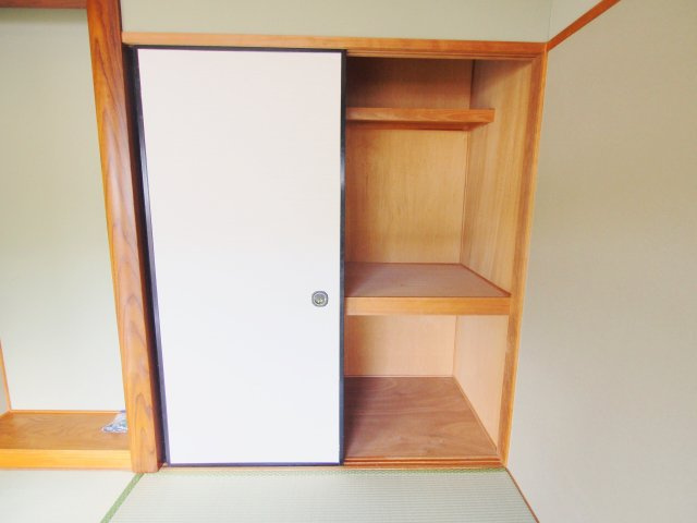 溝手ビルの収納