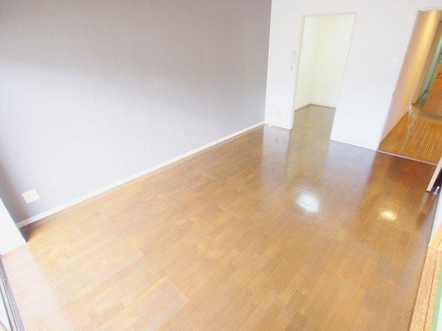 溝手ビルの居間・リビング