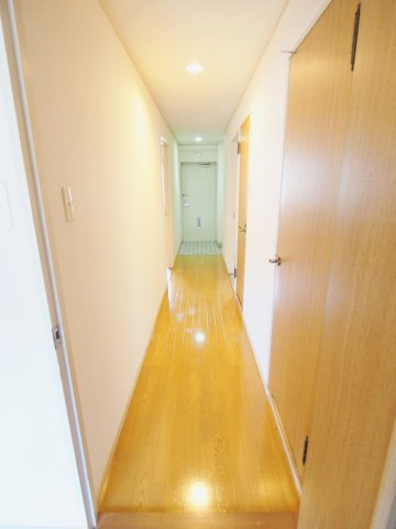 溝手ビルの内装