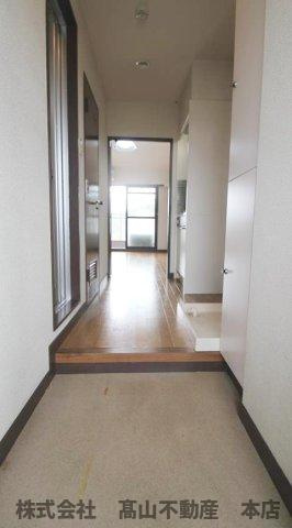 松尾ビルの玄関