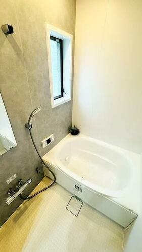 南寺方中通1丁目　中古一戸建ての浴室|ユニットバス
■物件内覧・資金計画相談・住宅ローン相談、リフォーム相談、お問合せ受付中■
※当日・翌日のご内覧、ご相談はお電話でのお問合せがスムーズです！