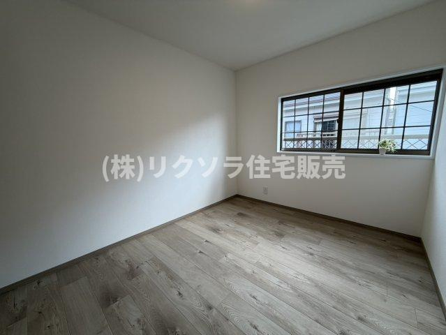 南寺方中通1丁目　中古一戸建ての洋室|洋室6.0帖
■物件内覧・資金計画相談・住宅ローン相談、リフォーム相談、お問合せ受付中■
※当日・翌日のご内覧、ご相談はお電話でのお問合せがスムーズです！