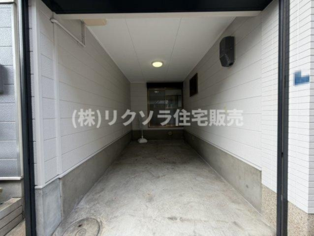 南寺方中通1丁目　中古一戸建ての駐車場|シャッター車庫
■物件内覧・資金計画相談・住宅ローン相談、リフォーム相談、お問合せ受付中■
※当日・翌日のご内覧、ご相談はお電話でのお問合せがスムーズです！