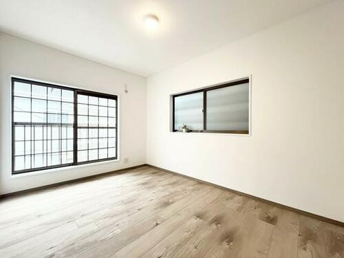 南寺方中通1丁目　中古一戸建ての寝室|洋室6.0帖
■物件内覧・資金計画相談・住宅ローン相談、リフォーム相談、お問合せ受付中■
※当日・翌日のご内覧、ご相談はお電話でのお問合せがスムーズです！