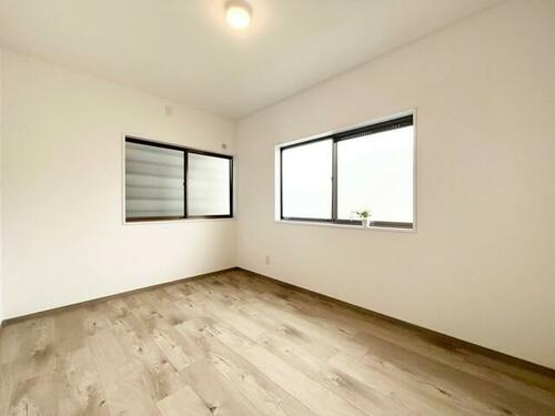 南寺方中通1丁目　中古一戸建ての洋室|洋室6.0帖
■物件内覧・資金計画相談・住宅ローン相談、リフォーム相談、お問合せ受付中■
※当日・翌日のご内覧、ご相談はお電話でのお問合せがスムーズです！