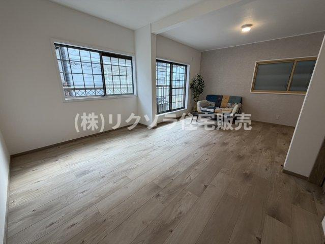 南寺方中通1丁目　中古一戸建ての居間・リビング|LDK16.5帖
■物件内覧・資金計画相談・住宅ローン相談、リフォーム相談、お問合せ受付中■
※当日・翌日のご内覧、ご相談はお電話でのお問合せがスムーズです！