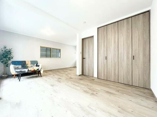 南寺方中通1丁目　中古一戸建ての居間・リビング|LDK16.5帖　２階リビング
■物件内覧・資金計画相談・住宅ローン相談、リフォーム相談、お問合せ受付中■
※当日・翌日のご内覧、ご相談はお電話でのお問合せがスムーズです！