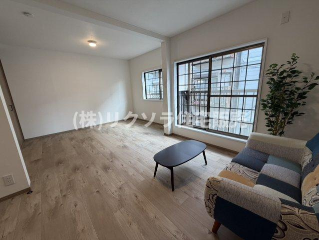 南寺方中通1丁目　中古一戸建ての居間・リビング|LDK16.5帖
■物件内覧・資金計画相談・住宅ローン相談、リフォーム相談、お問合せ受付中■
※当日・翌日のご内覧、ご相談はお電話でのお問合せがスムーズです！