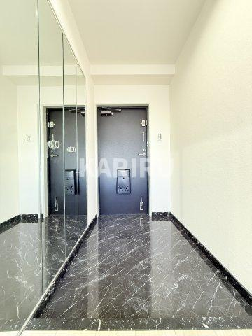 メゾン・ド・ノブレの玄関