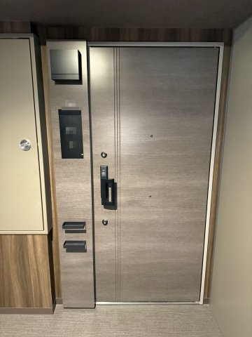 エステムコート和歌山Cityステーションフロントの玄関