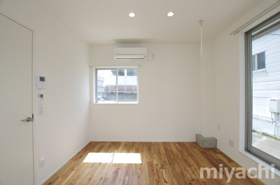 【洋室】 | ピース・クラージュＢ