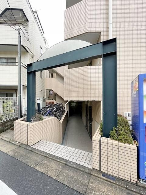 メインステージ池袋本町第２のエントランス