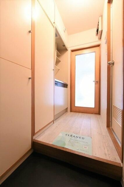 ＫＩＫビルの玄関