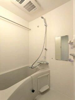 ルーデンス日暮里の浴室