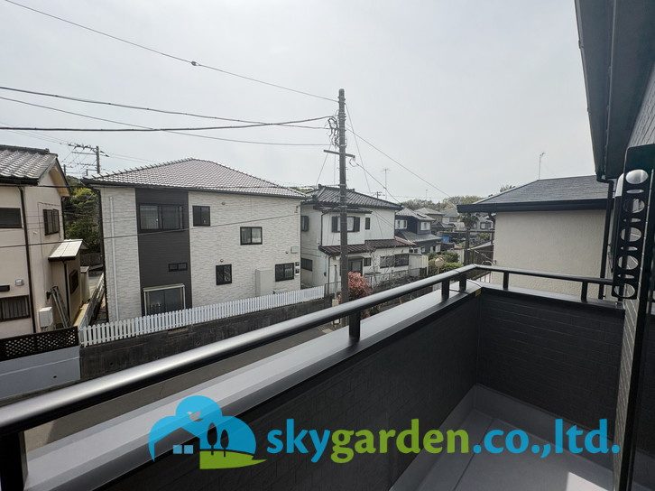 茅ヶ崎市下寺尾　新築戸建のバルコニー|バルコニーからの眺めを楽しみながら食事をしませんか