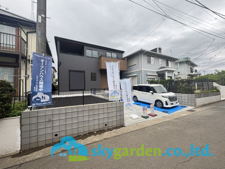 茅ヶ崎市下寺尾　新築戸建の外観|前面道路含む現地写真です