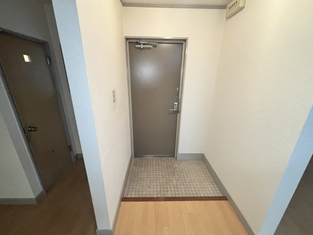 プチ・シャトーあけぼのの玄関