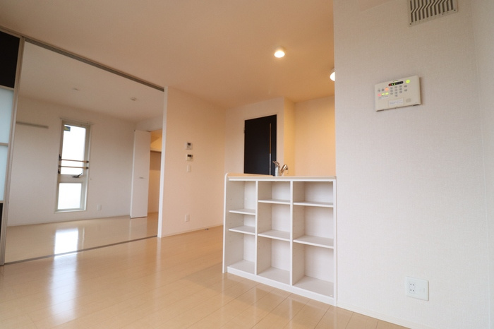 熊本市南区出仲間２丁目のアパートの居間・リビング