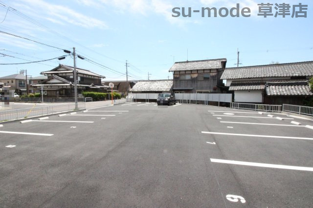 【駐車場】 | AXIA COURT | 車をお持ちの方に嬉しい駐車場付きの物件です