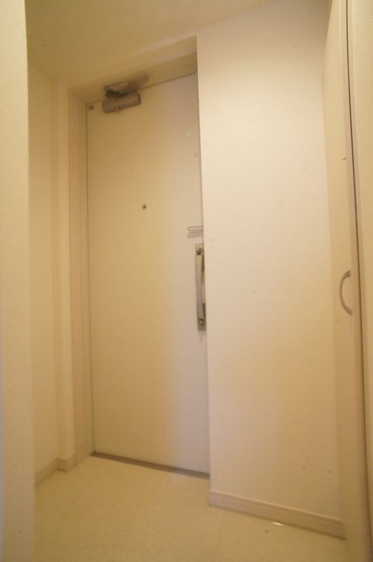 リブリ・エステラの玄関