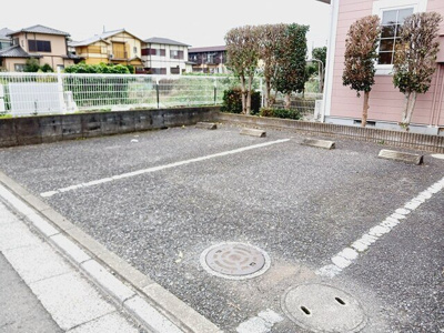 【駐車場】 | テラス・ロゼ | 駐車場です