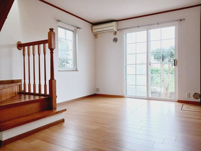 【居間・リビング】 | テラス・ロゼ | おしゃれな居間です