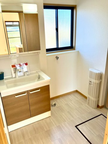 ミサワホーム施工　多度津町　全室南向き５LDKのランドリースペース