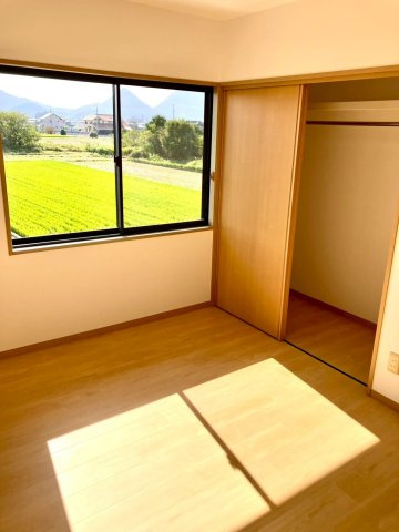 ミサワホーム施工　多度津町　全室南向き５LDKの洋室