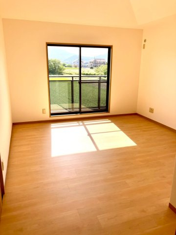 ミサワホーム施工　多度津町　全室南向き５LDKの洋室