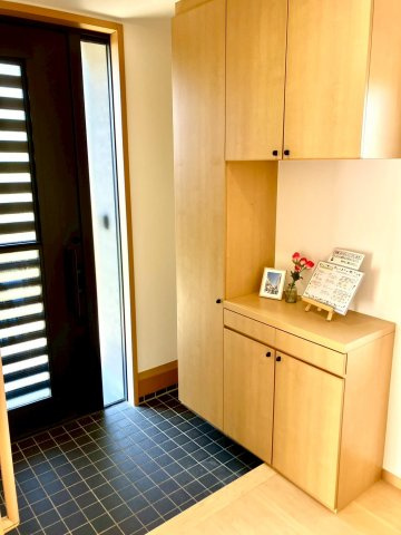 ミサワホーム施工　多度津町　全室南向き５LDKの玄関