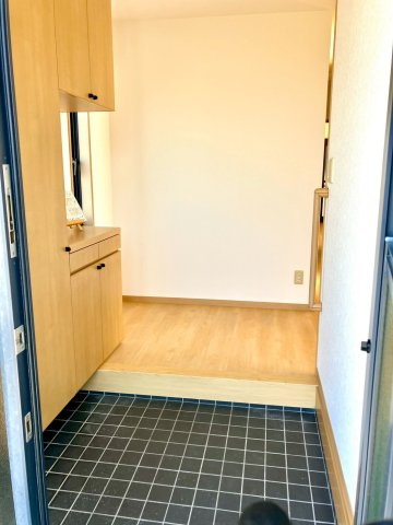 ミサワホーム施工　多度津町　全室南向き５LDKの玄関