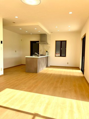 ミサワホーム施工　多度津町　全室南向き５LDKの居間・リビング