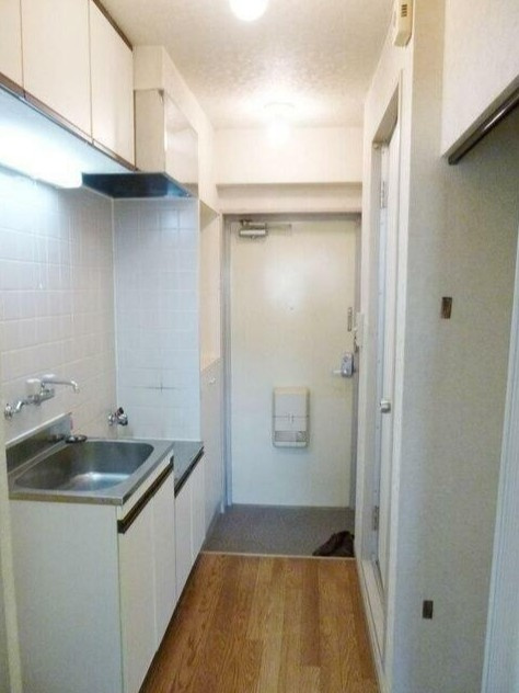 狛江市東和泉４丁目の賃貸マンションの玄関|別部屋参考