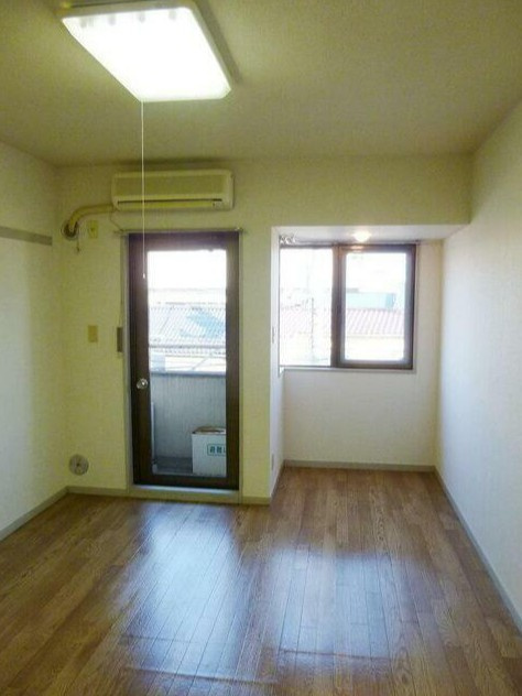 狛江市東和泉４丁目の賃貸マンションのバルコニー|別部屋参考