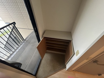 【玄関】 | ディアス諏訪 | シューズボックス付きで、収納力もしっかり確保できます◎