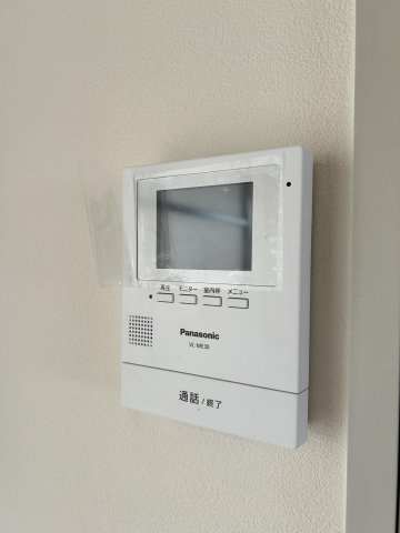 【防犯設備】 | ディアス諏訪 | TVモニター付きインターフォンです。
