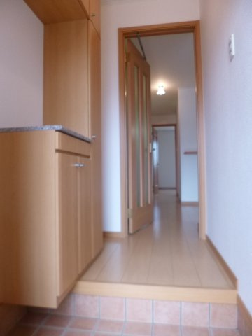 ホワイトメゾンⅦの玄関