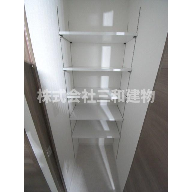 プライムガーデン若木の玄関