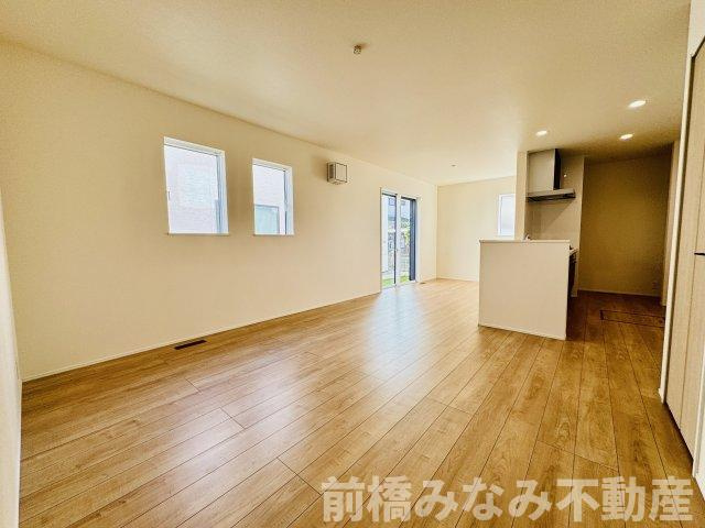 高崎市倉賀野町24-1期　２号棟(全３棟)　リナージュ　新築建売分譲の居間・リビング|ゆったりとしたリビングです