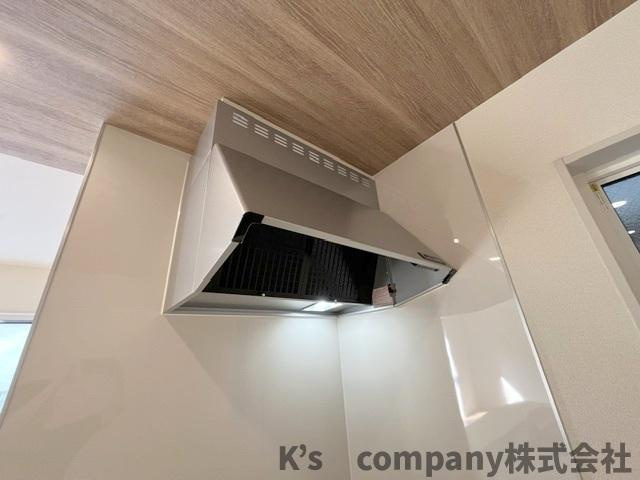 ●高座郡寒川町倉見　新築戸建　2号棟のキッチン|お手入れのしやすいレンジフード☆