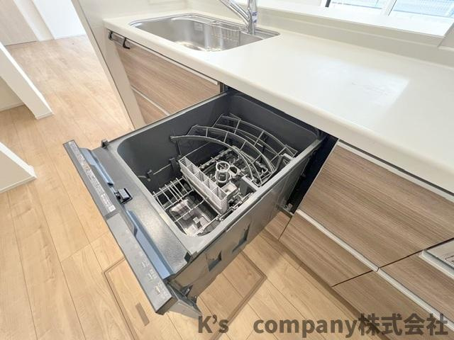 ●高座郡寒川町倉見　新築戸建　2号棟のキッチン|家事の負担を軽減してくれる食器洗い乾燥機付き☆