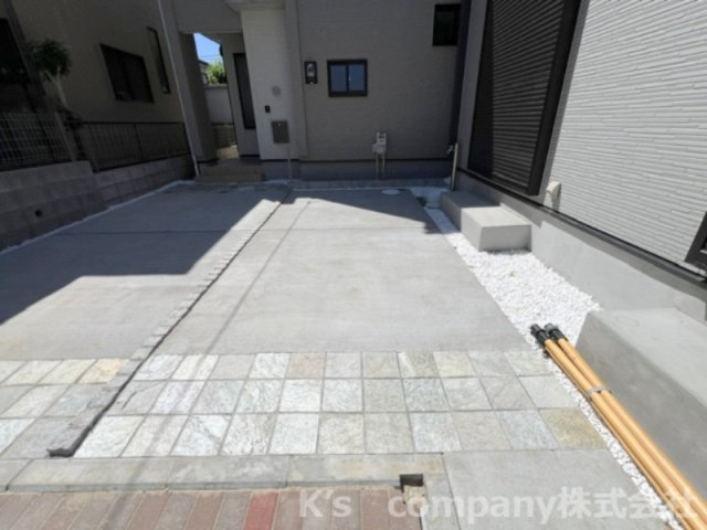 ●高座郡寒川町倉見　新築戸建　2号棟の駐車場|玄関周辺スペース◇