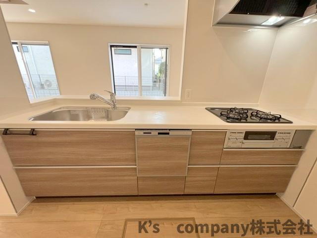 ●高座郡寒川町倉見　新築戸建　2号棟のキッチン|ご家族が自然に集まるカウンタ―キッチン☆