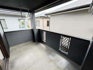 【バルコニー】 | 揖斐郡大野町リフォーム済み中古住宅築30年！お車並列2台可能！リビングエアコン付き！4LDK！ | 揖斐郡大野町リフォーム済み中古住宅築30年！お車並列2台可能！リビングエアコン付き！4LDK！