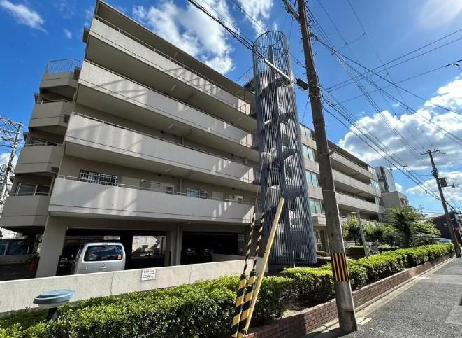 守口パークマンションの外観|新しい生活にいかがでしょうか？外観はお住まいの顔になります。こだわりたいポイントですね。水回りリフォームやリノベーションも承ってます。
■現地見学・資金計画相談・住宅ローン相談もお問合せ受付中■