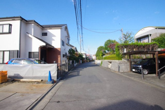 【前面道路含む現地写真】 | 【仲介手数料無料！！】川崎市麻生区片平1丁目　新築戸建て（全2棟）A号棟　6790万円