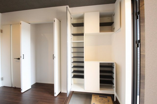 桟橋通3丁目　新築戸建　【内覧可能】のトイレ|1F　温水洗浄便座