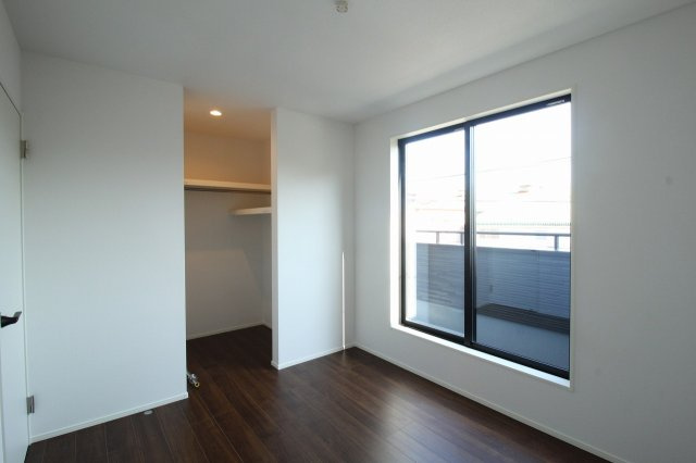 桟橋通3丁目　新築戸建　【内覧可能】の収納|玄関収納+クローゼット