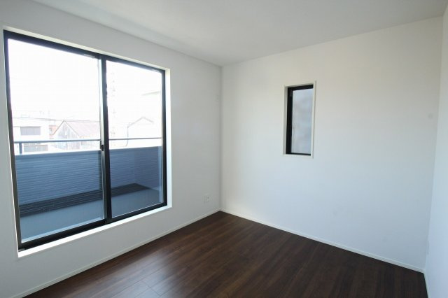 桟橋通3丁目　新築戸建　【内覧可能】の洋室|2F　南西の部屋　5.25帖+WIC